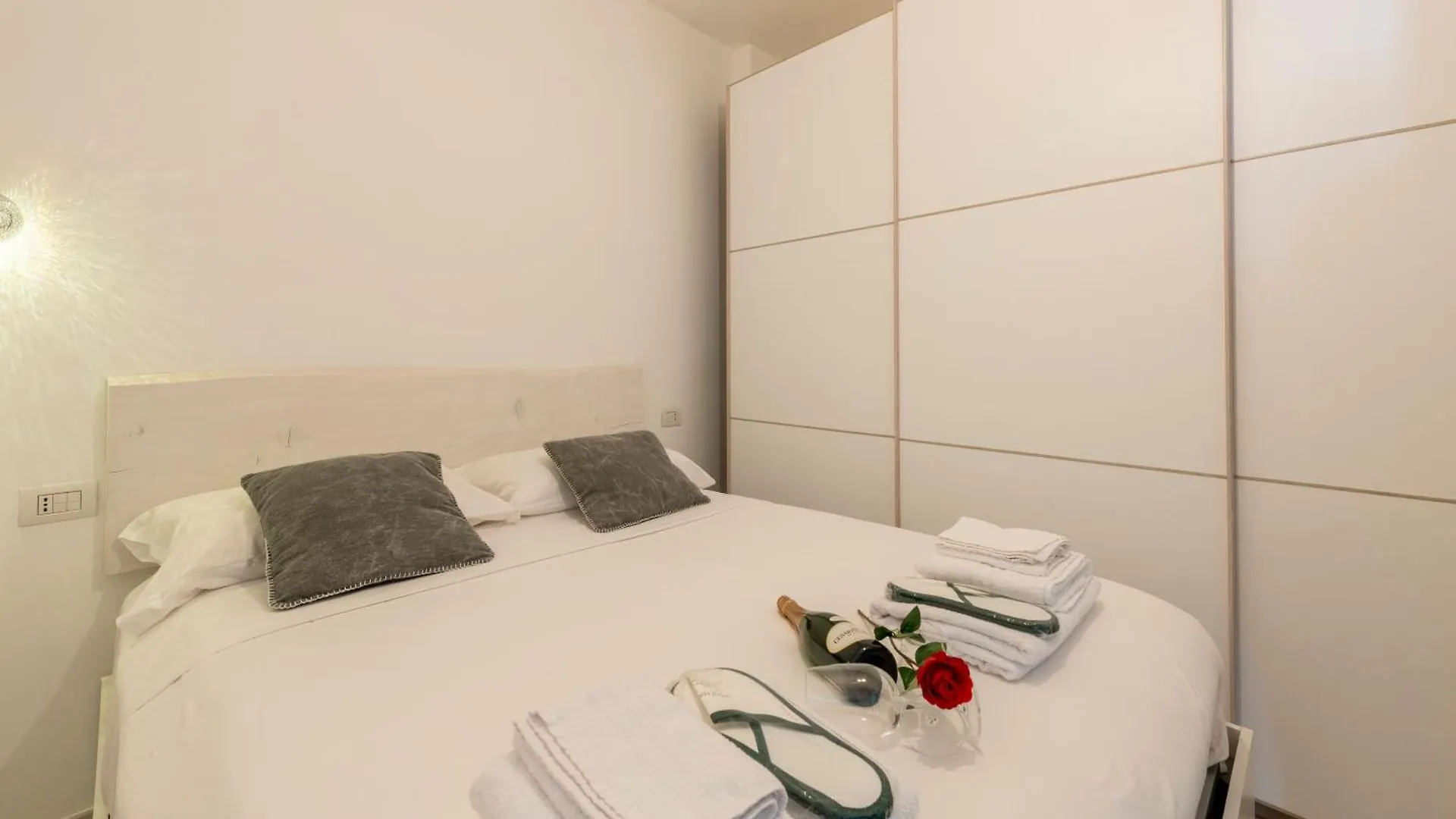 Pomponazzi, 4 Bilocale In Zona Bocconi Navigli Apartment Milan
